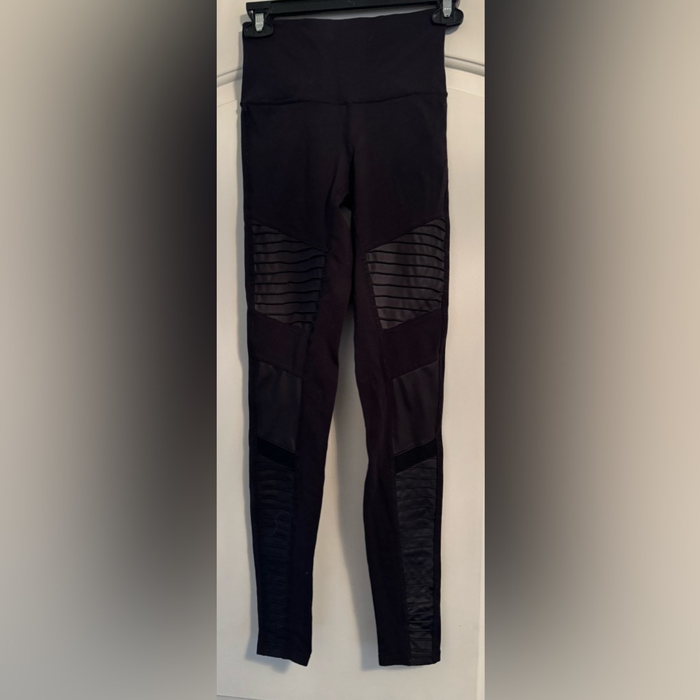 ALO yoga Moto Leggings - Picture 4 of 4